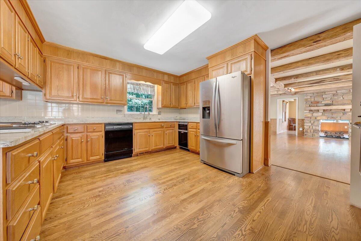 7011 Malinda RD