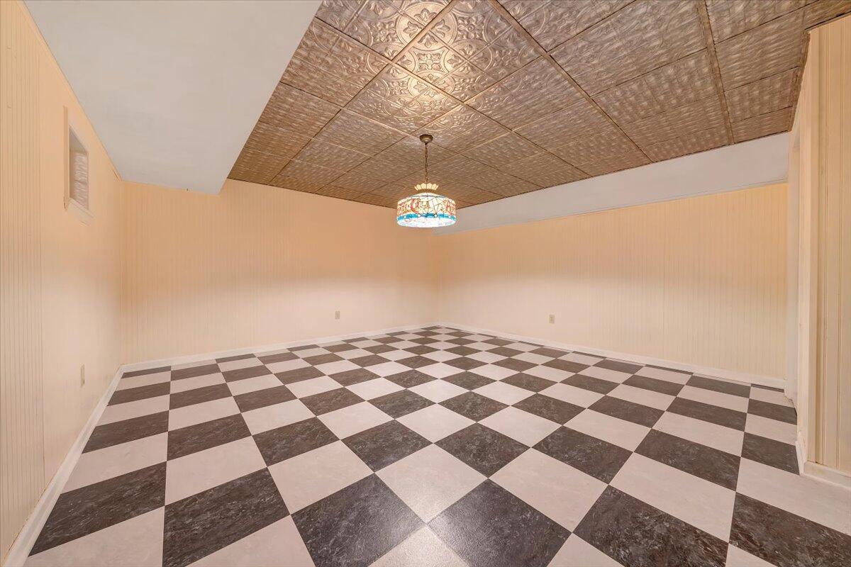 7011 Malinda RD