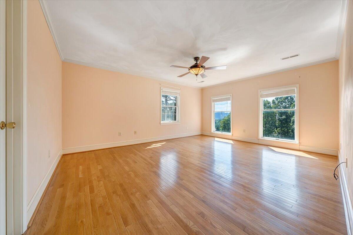 7011 Malinda RD