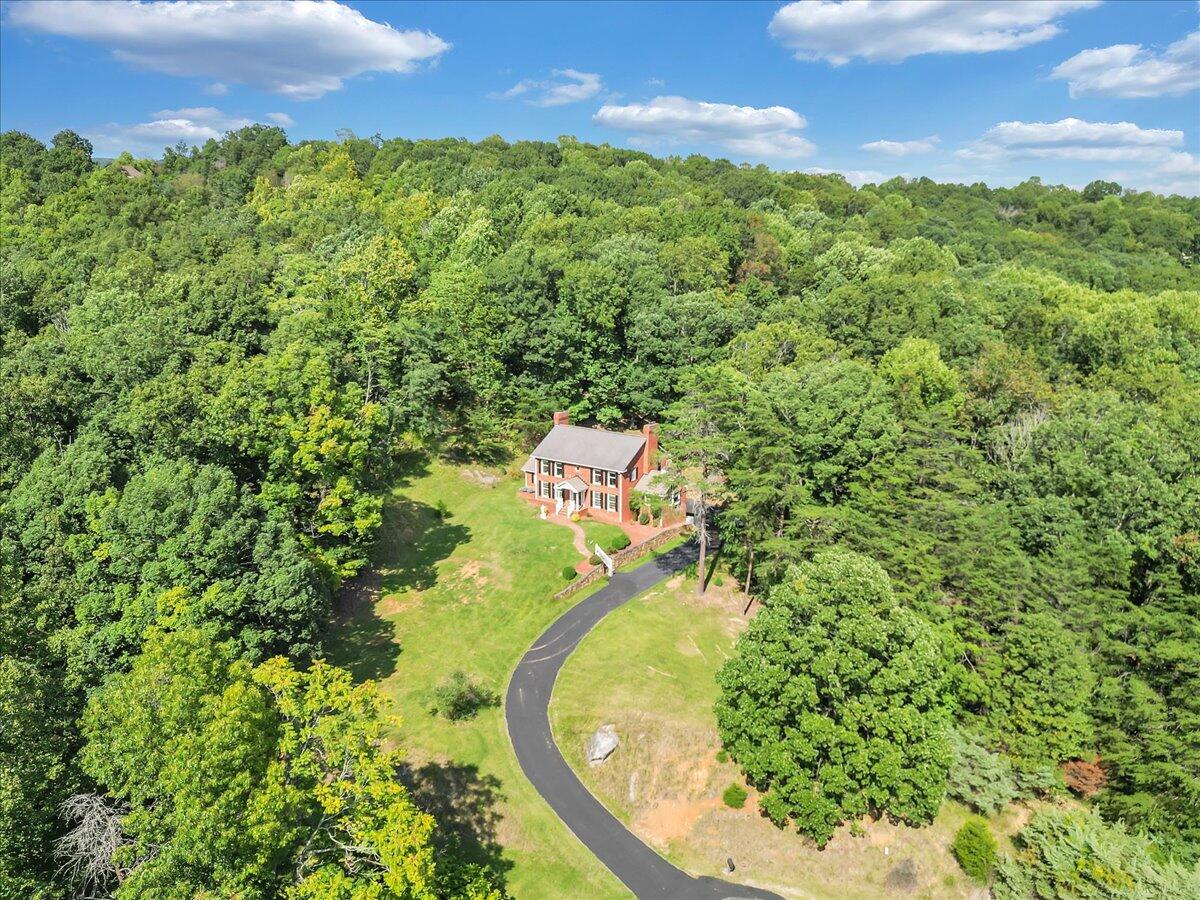7011 Malinda RD
