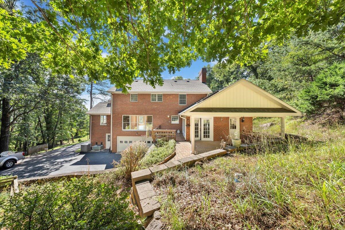 7011 Malinda RD