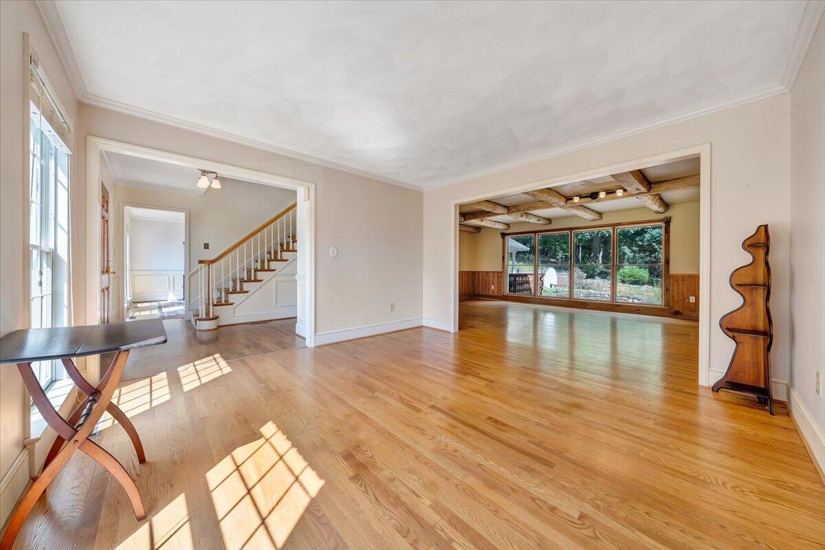7011 Malinda RD