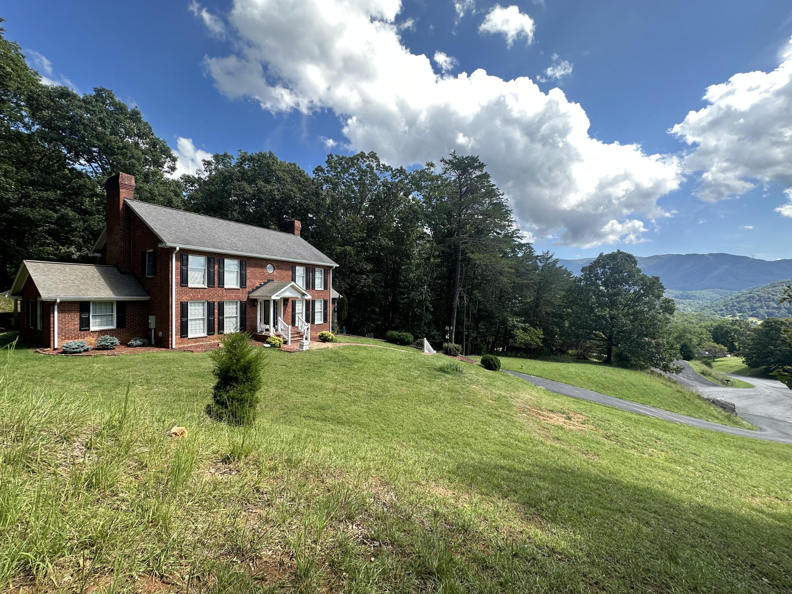 7011 Malinda RD