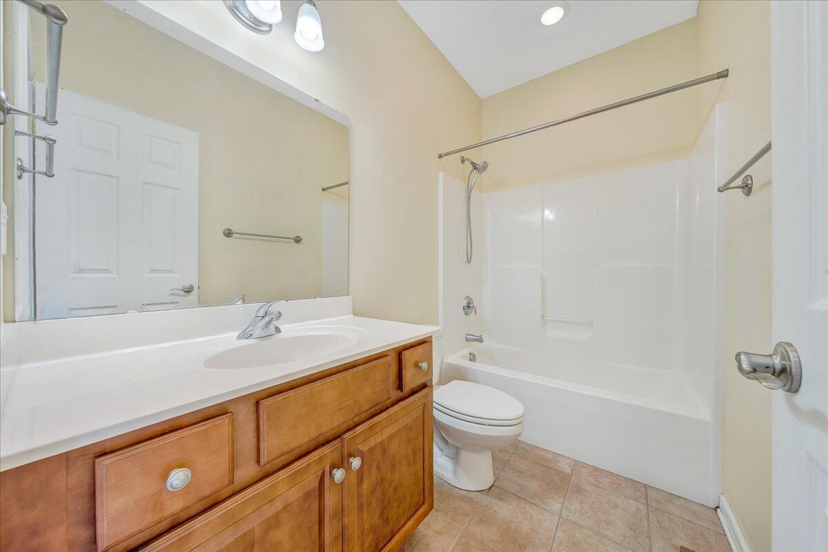3807 Greenway DR SW