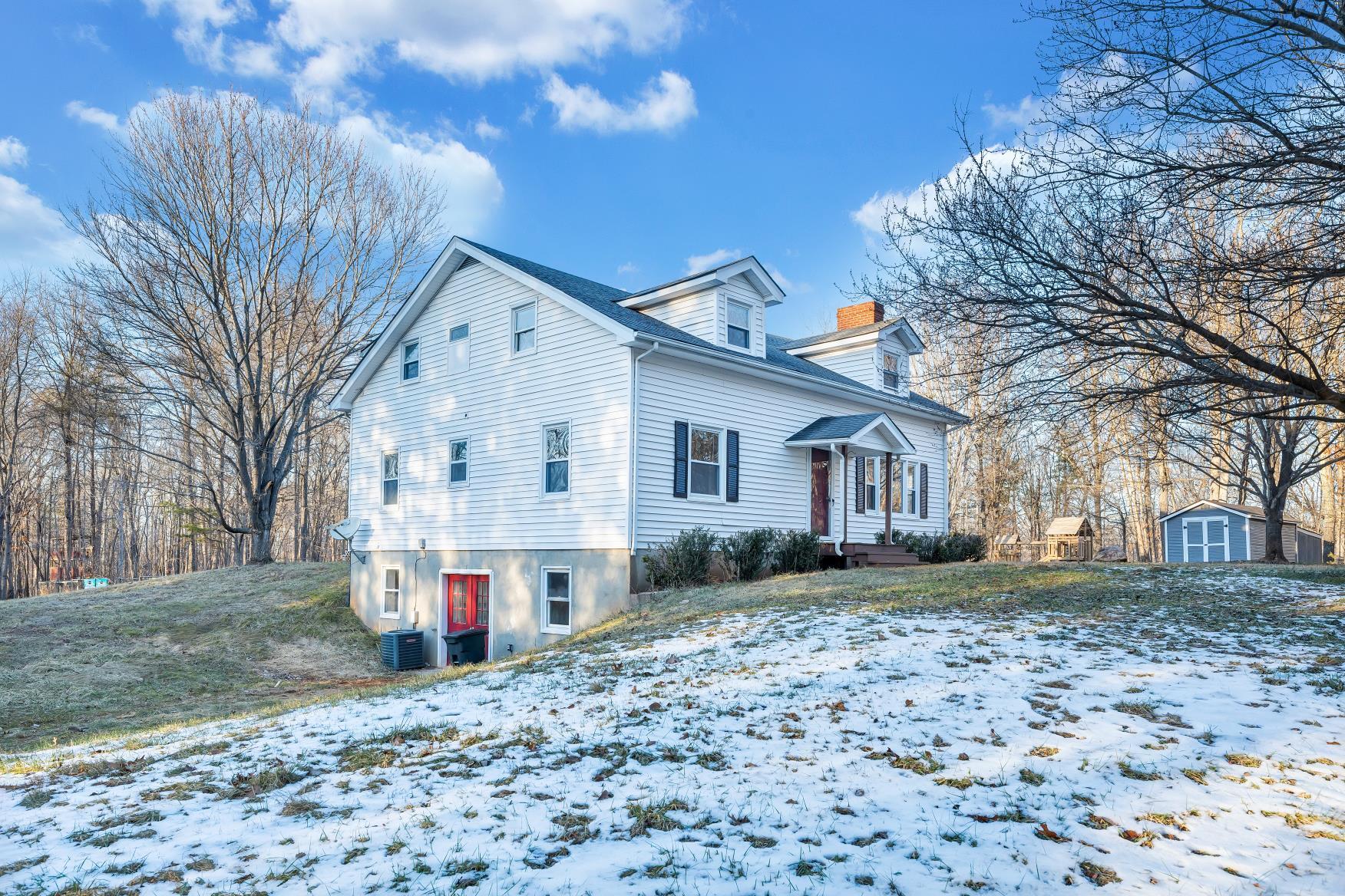 12181 Moneta RD
