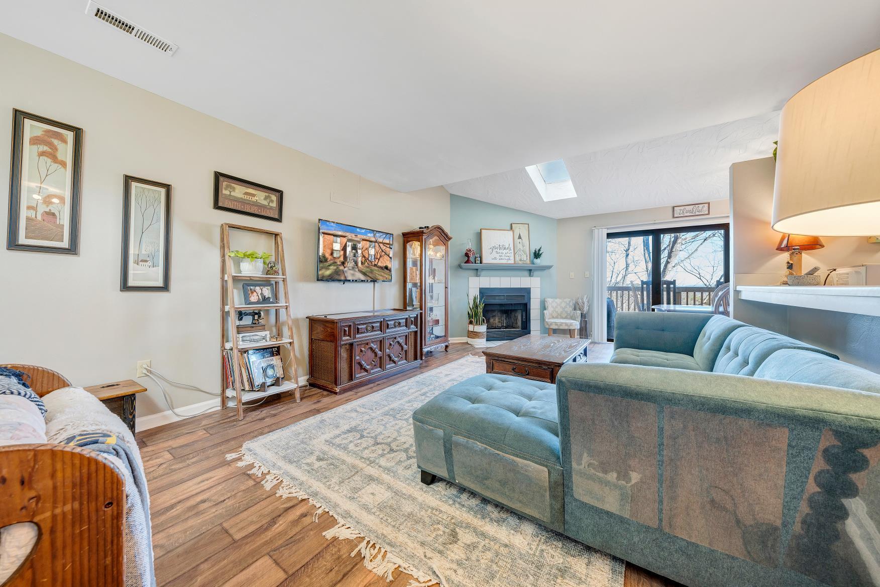 3277 Forest Ridge RD