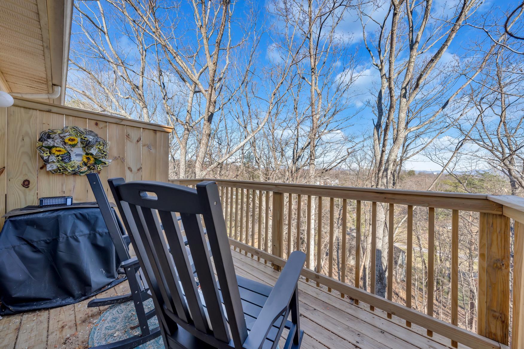 3277 Forest Ridge RD