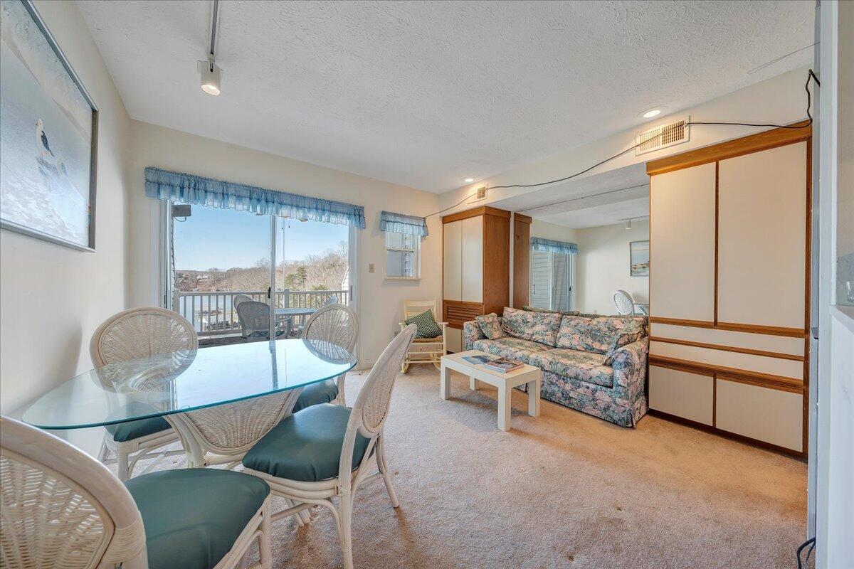 1089 Bluewater DR Unit: 306