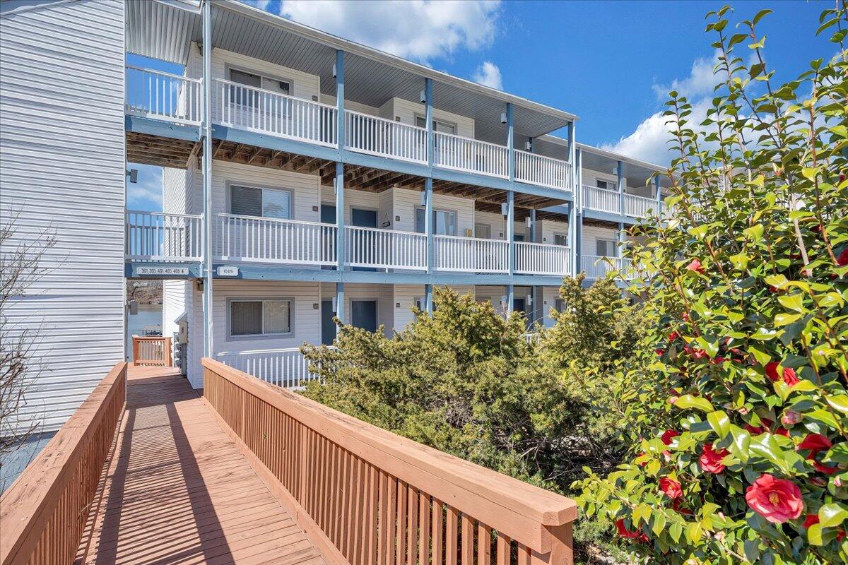 1089 Bluewater DR Unit: 306