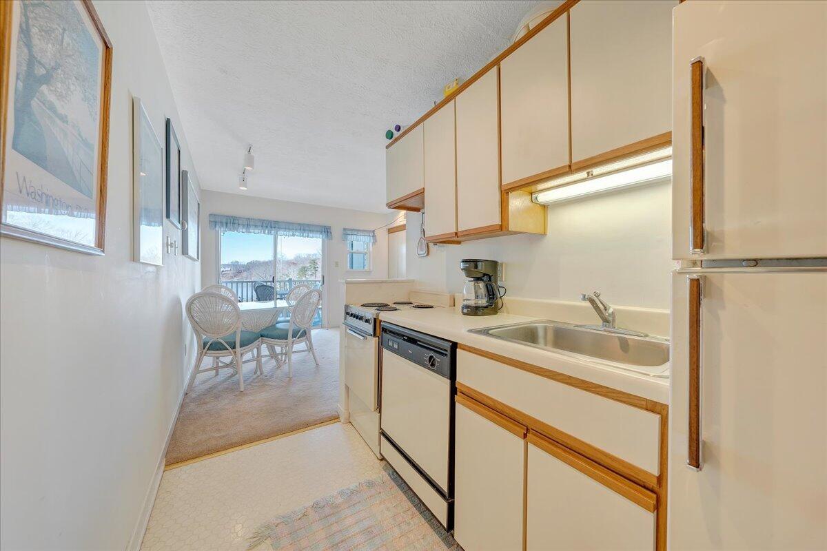 1089 Bluewater DR Unit: 306