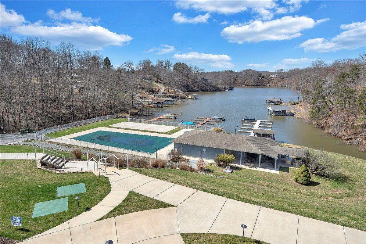 1089 Bluewater DR Unit: 306