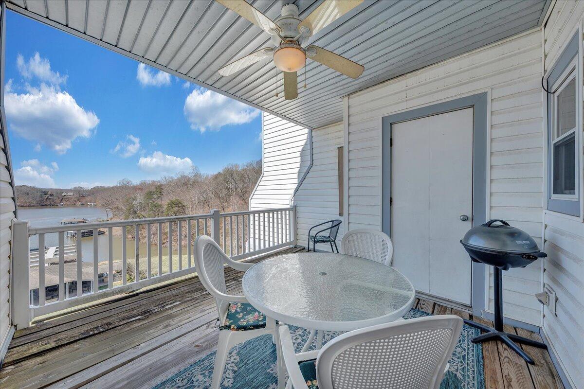 1089 Bluewater DR Unit: 306