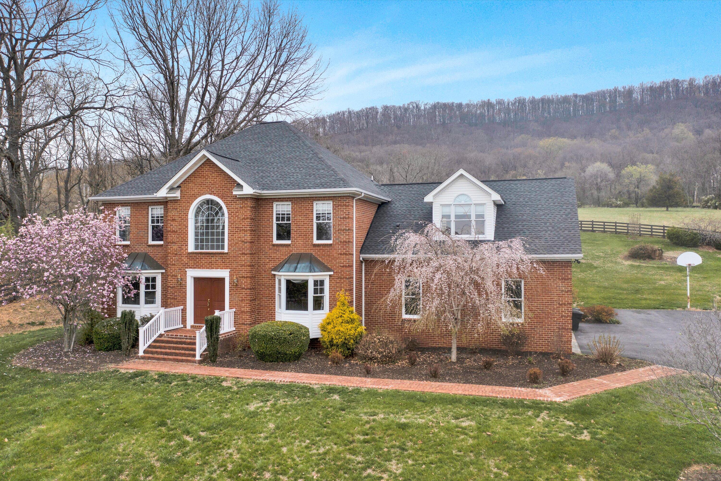 2010 Mountain View RD