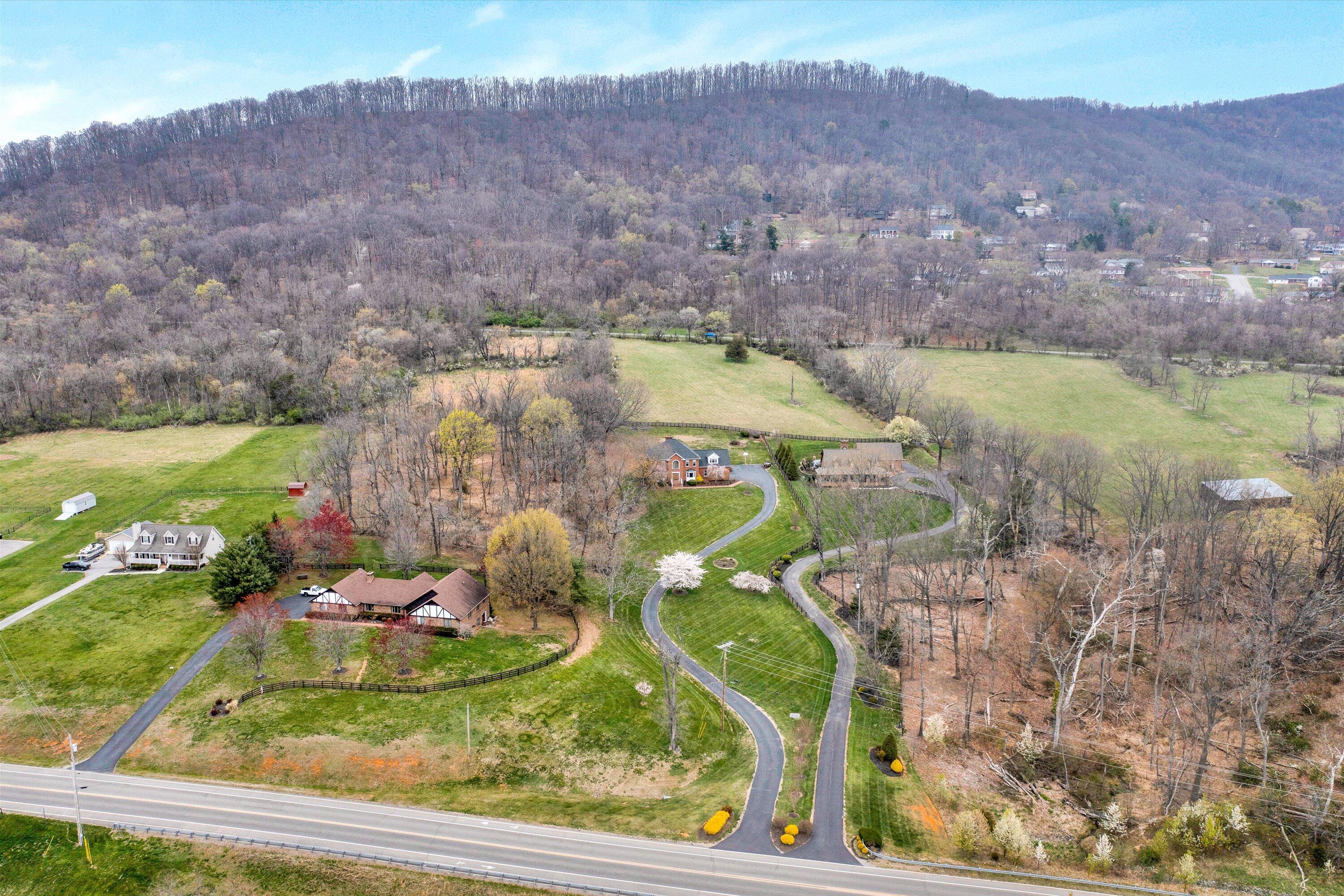 2010 Mountain View RD