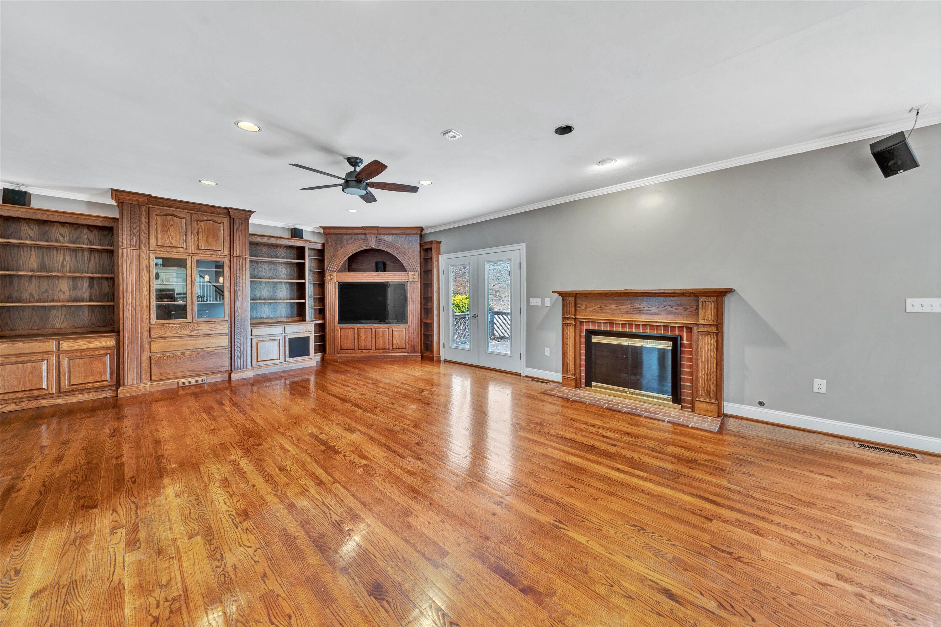 2010 Mountain View RD