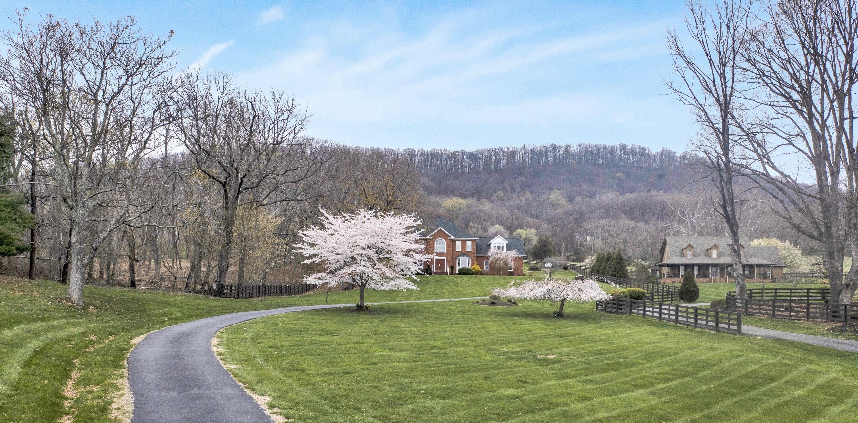 2010 Mountain View RD