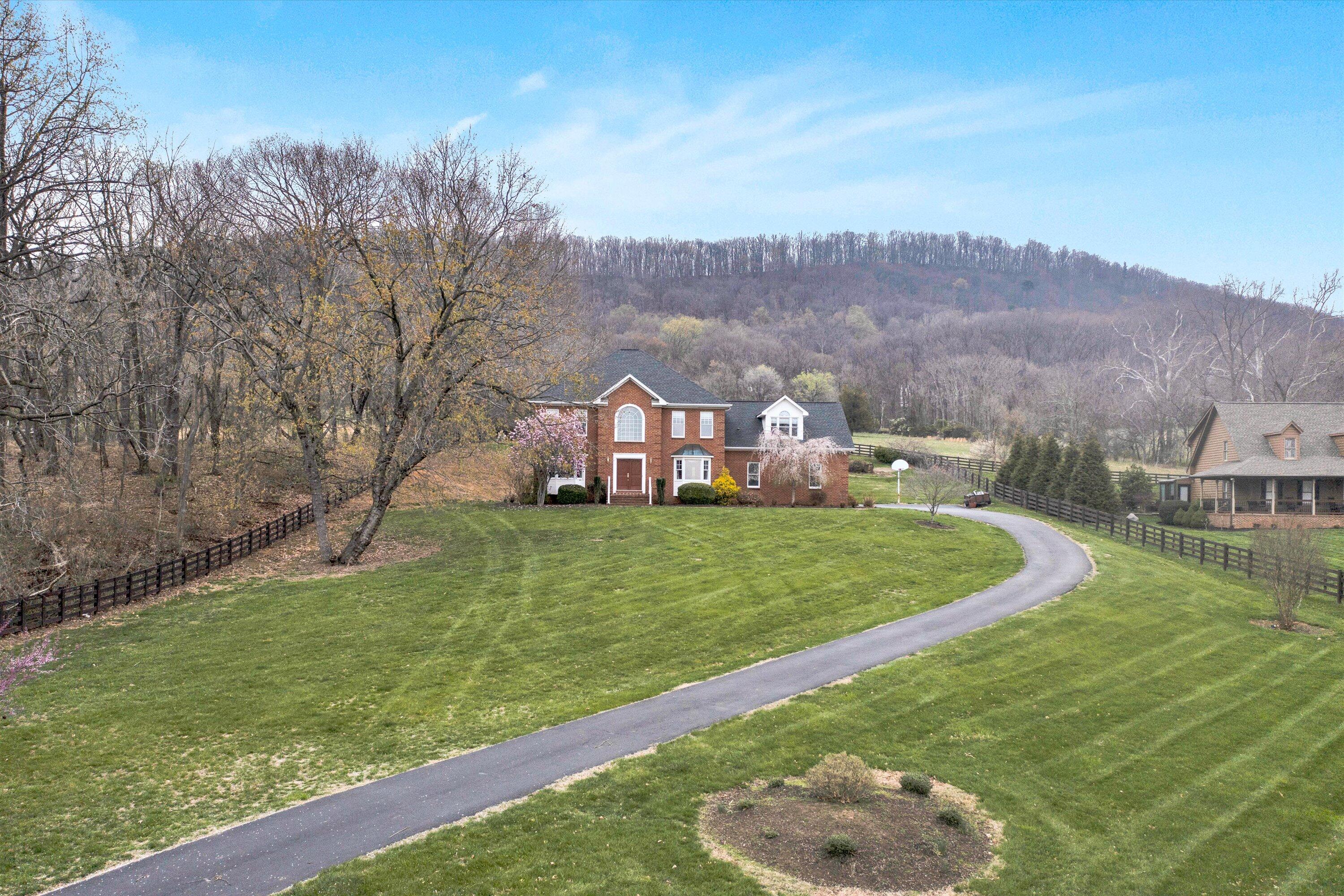 2010 Mountain View RD
