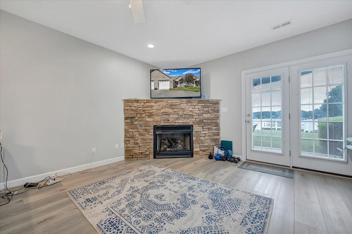 415 Heather LN