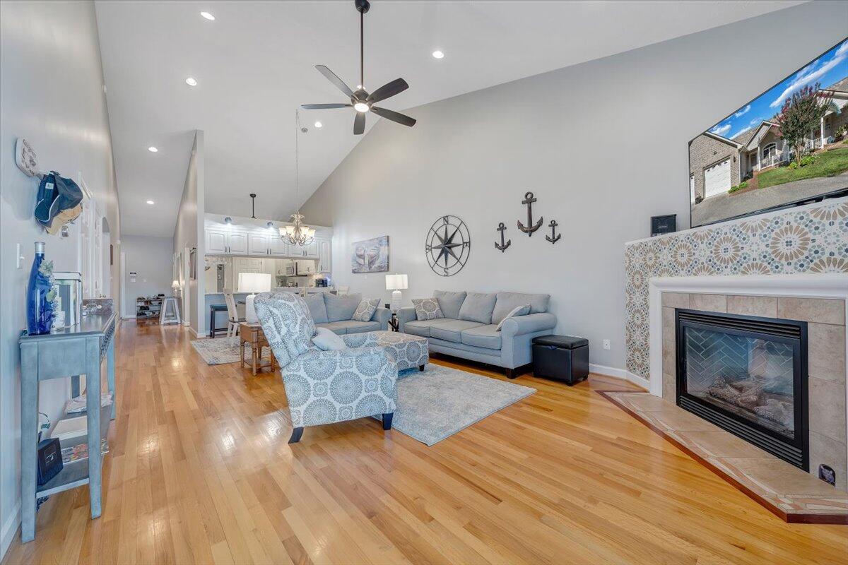 415 Heather LN