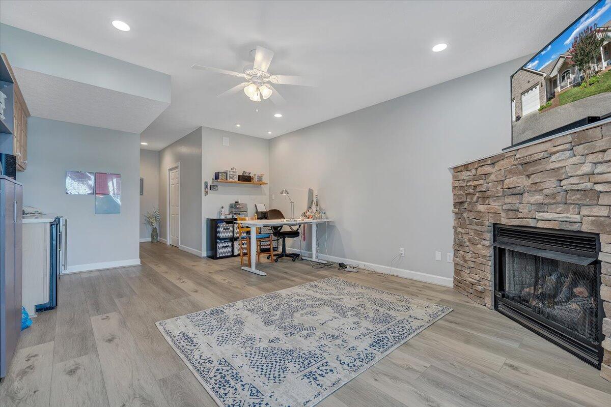 415 Heather LN