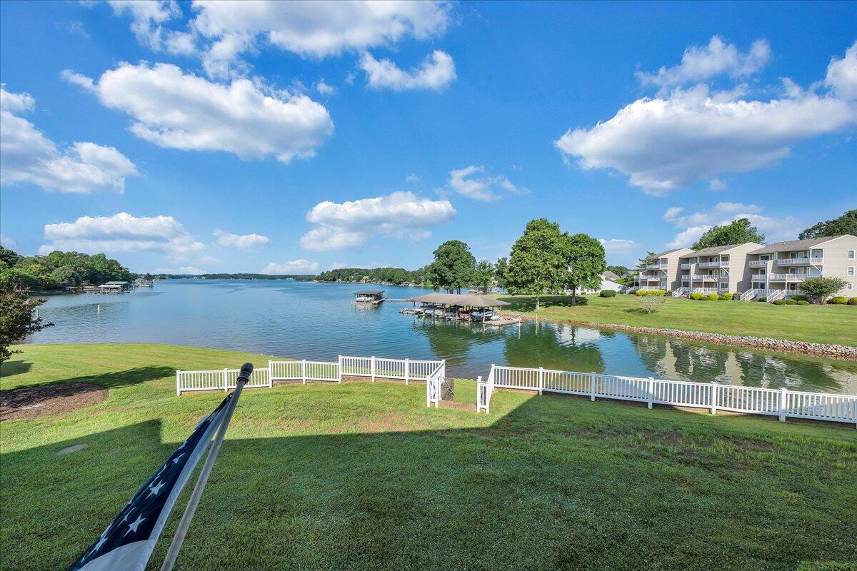 415 Heather LN