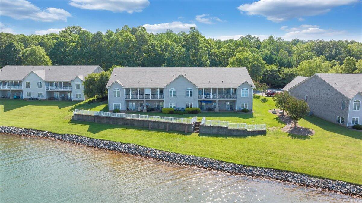 415 Heather LN