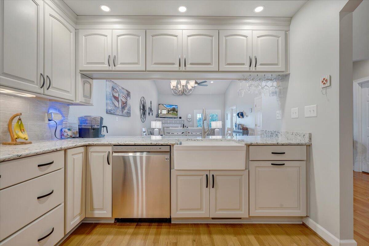 415 Heather LN