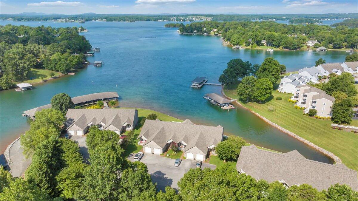 415 Heather LN