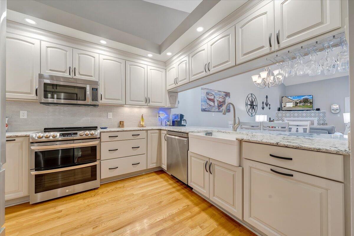415 Heather LN