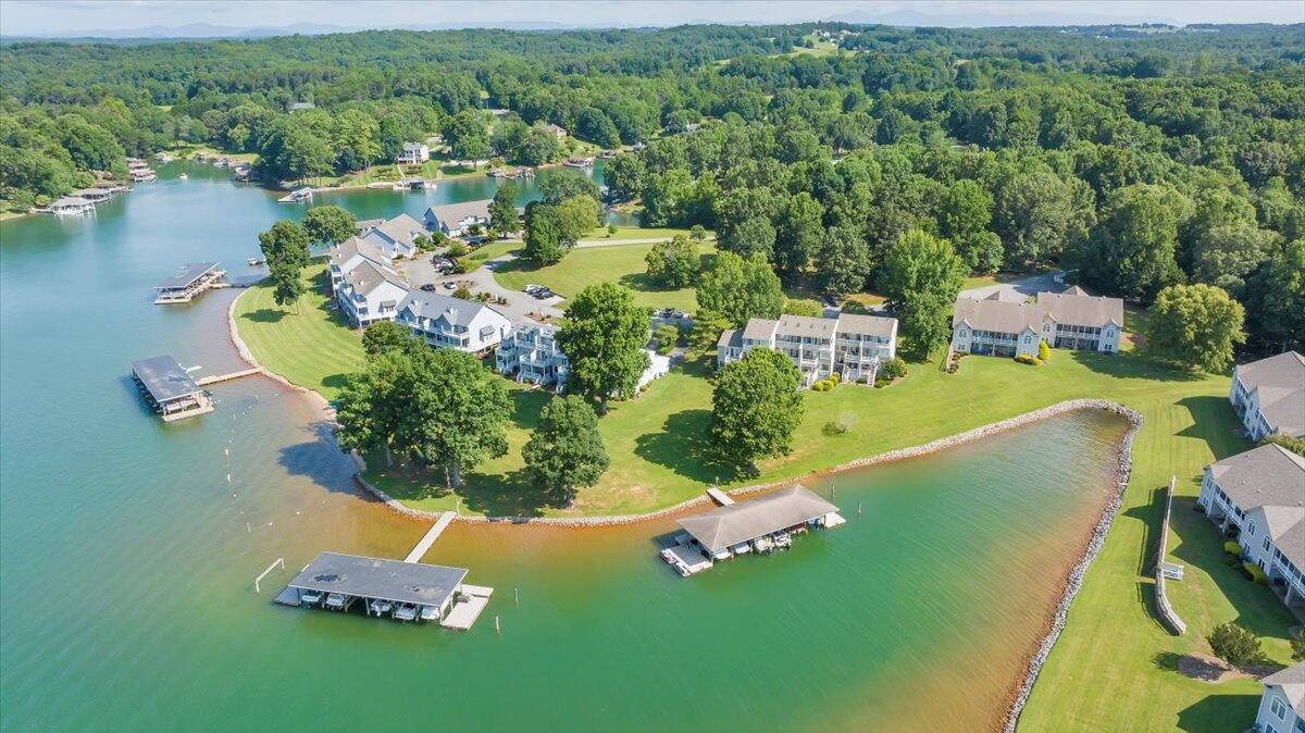 415 Heather LN