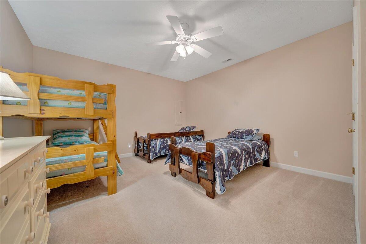 415 Heather LN