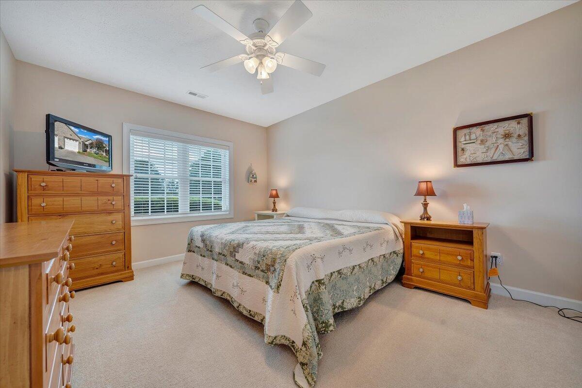415 Heather LN