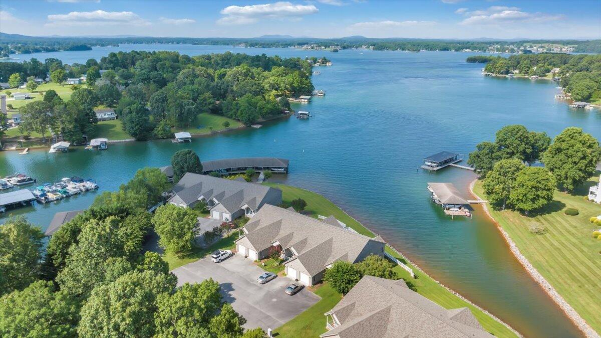 415 Heather LN