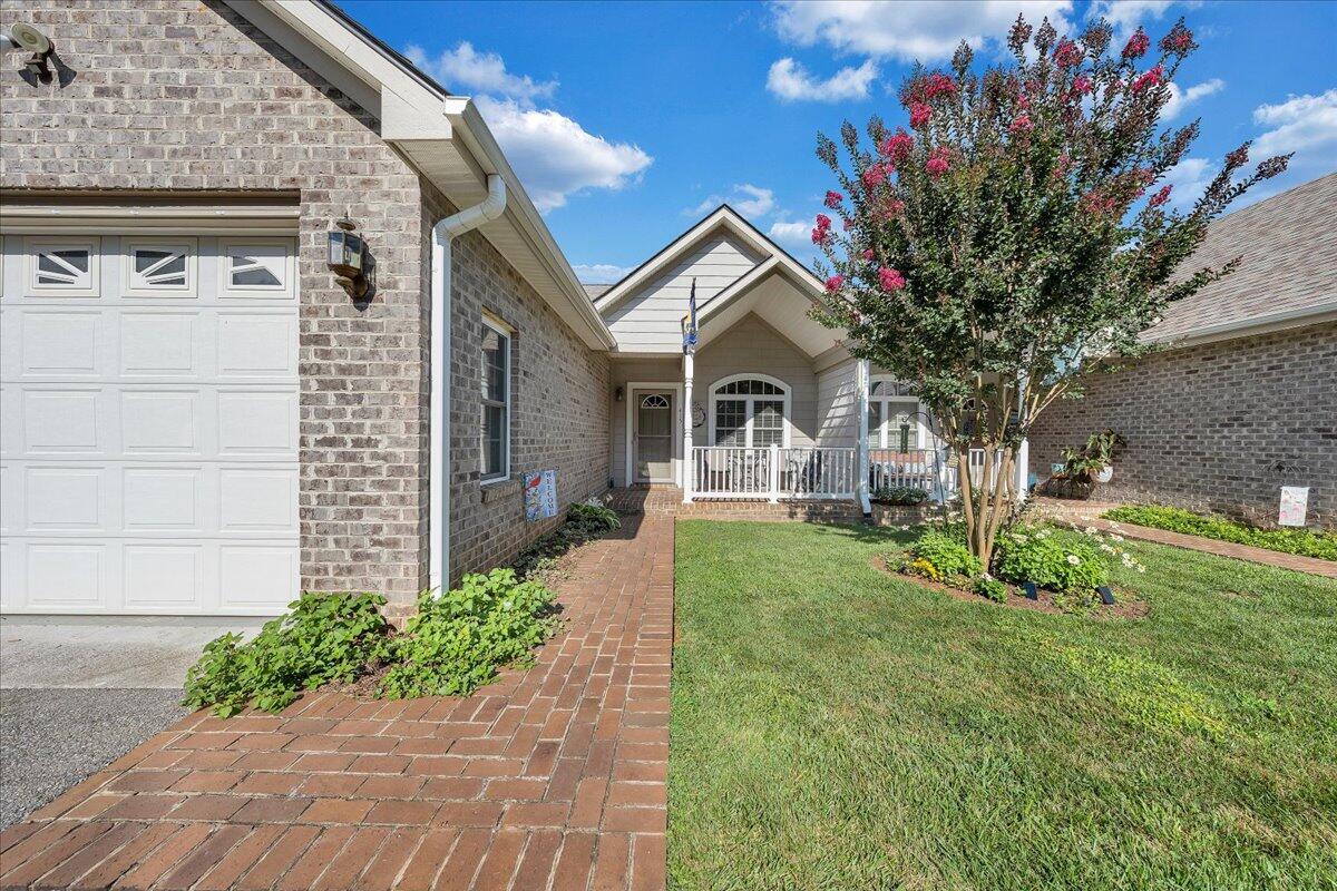 415 Heather LN