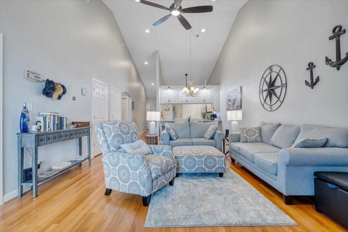415 Heather LN