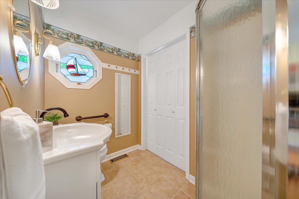 510 Reservior View DR