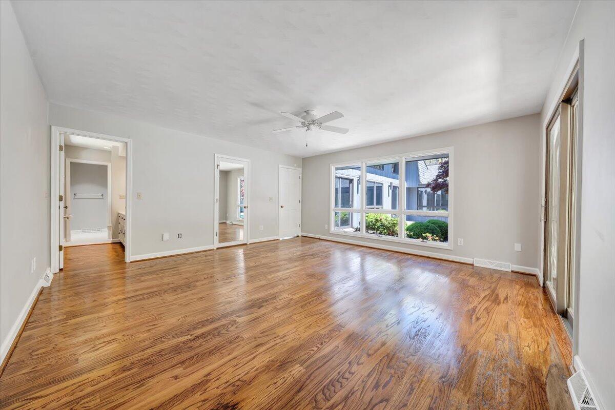 537 Houston Mines RD