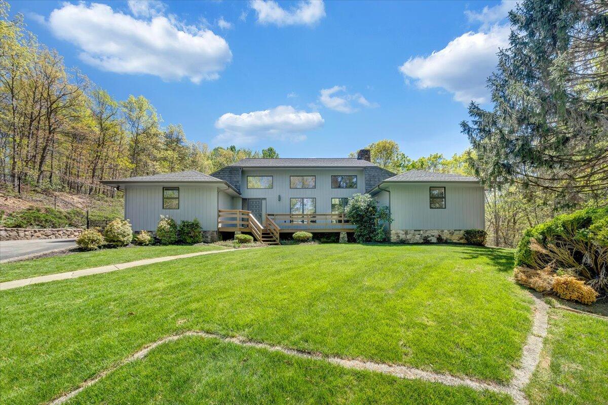 537 Houston Mines RD