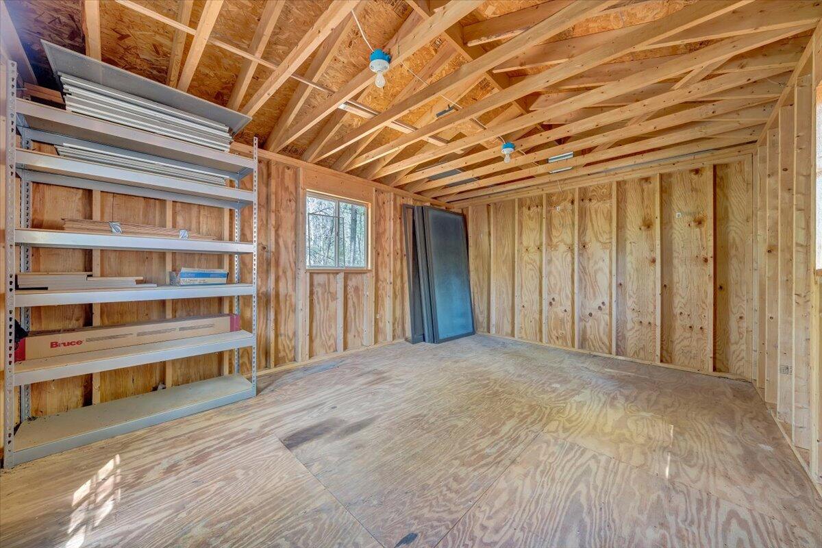 537 Houston Mines RD