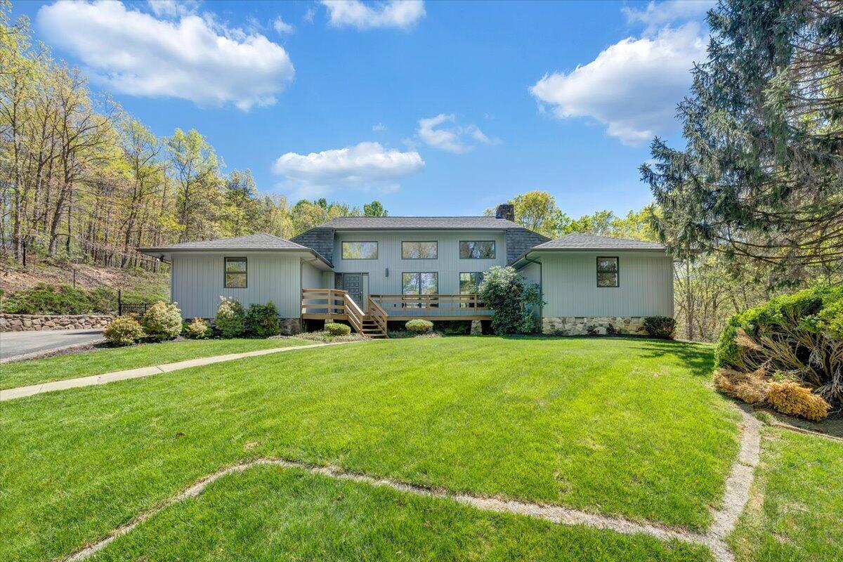 537 Houston Mines RD