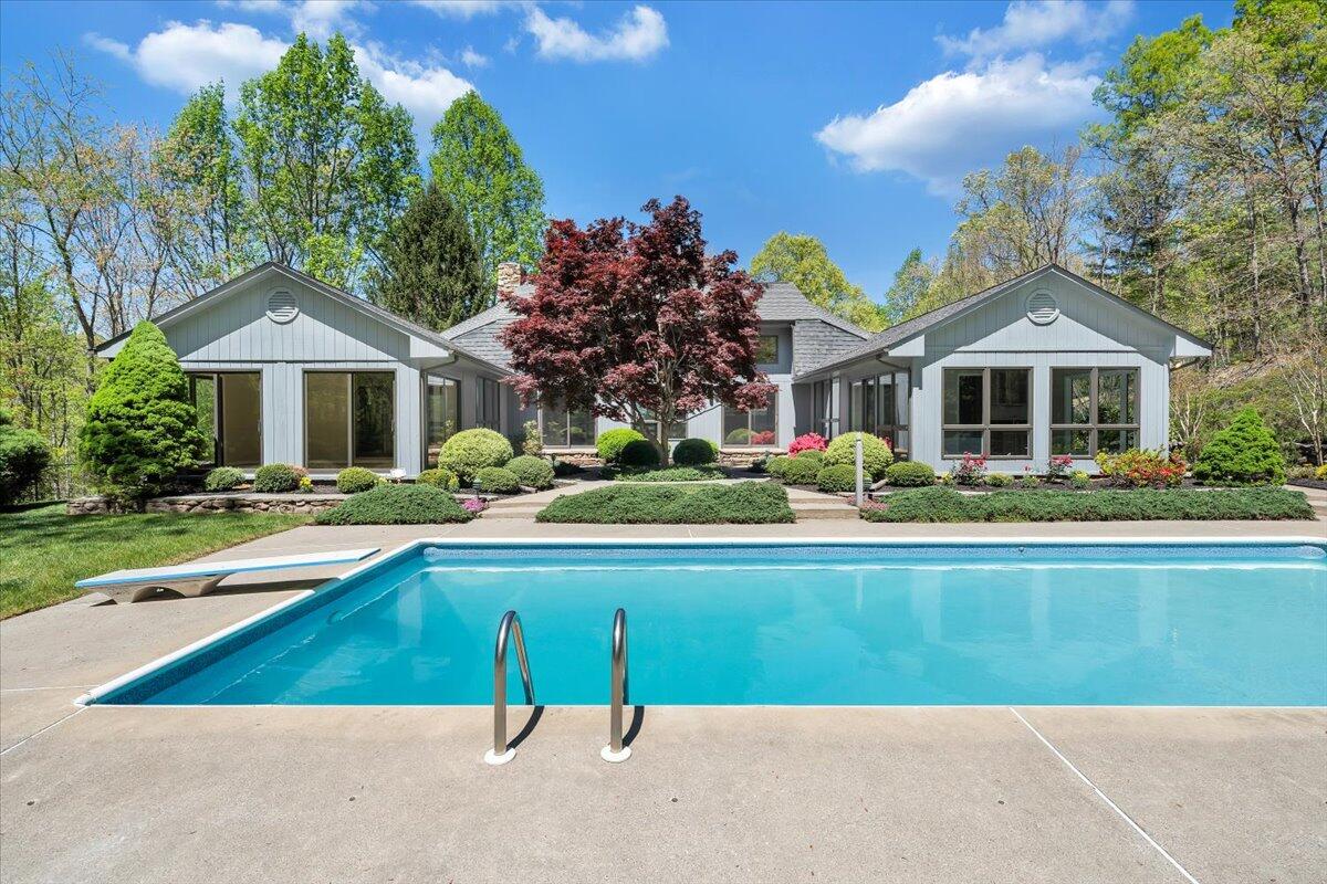 537 Houston Mines RD