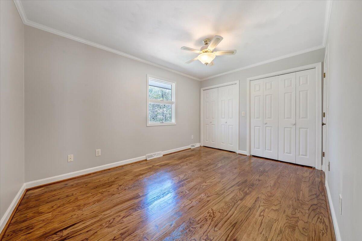 537 Houston Mines RD