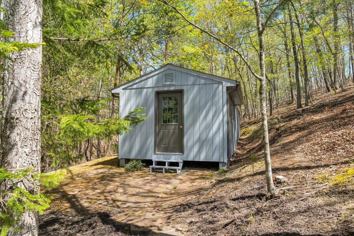 537 Houston Mines RD