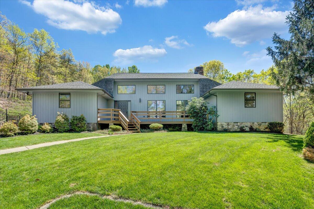 537 Houston Mines RD