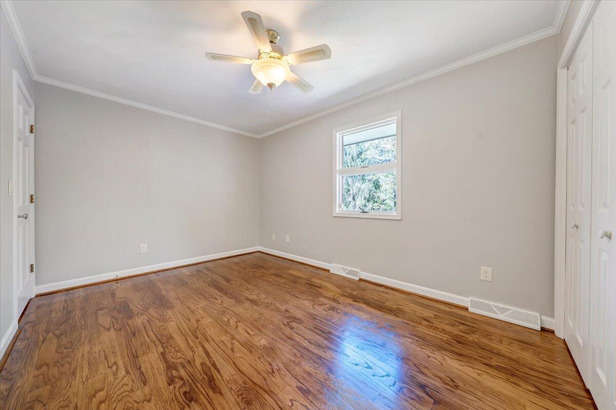 537 Houston Mines RD