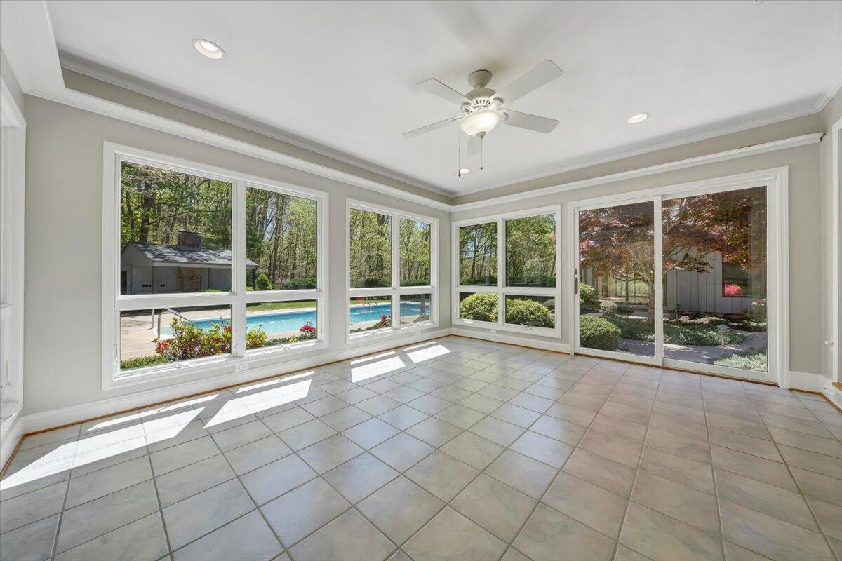 537 Houston Mines RD