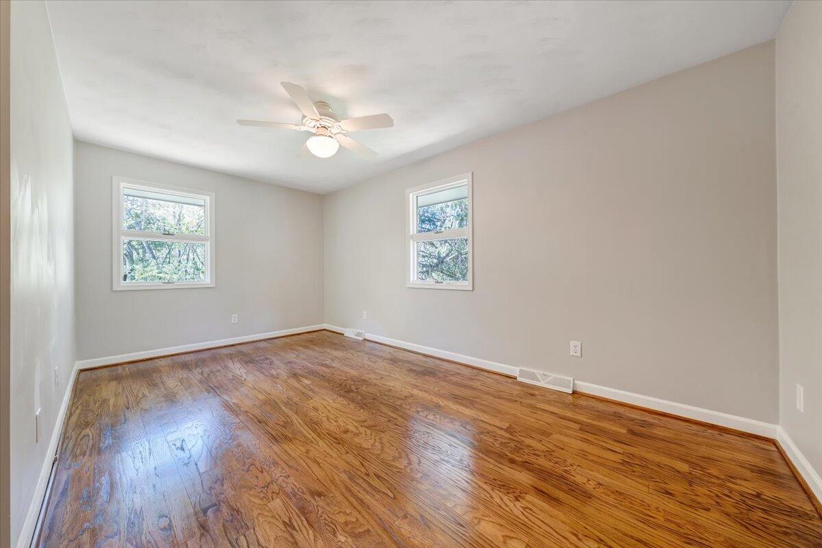 537 Houston Mines RD