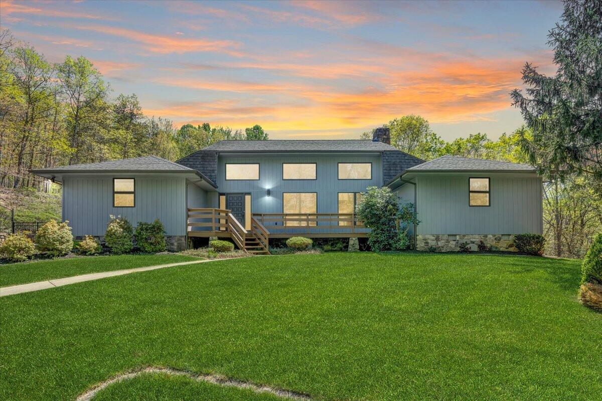 537 Houston Mines RD