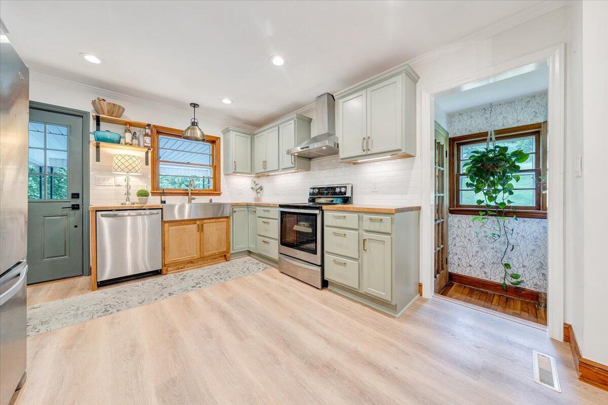 6331 Ran Lynn DR