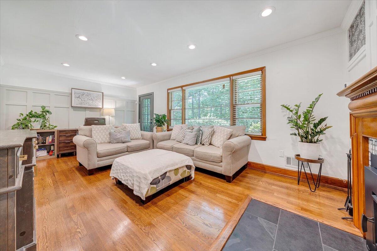 6331 Ran Lynn DR